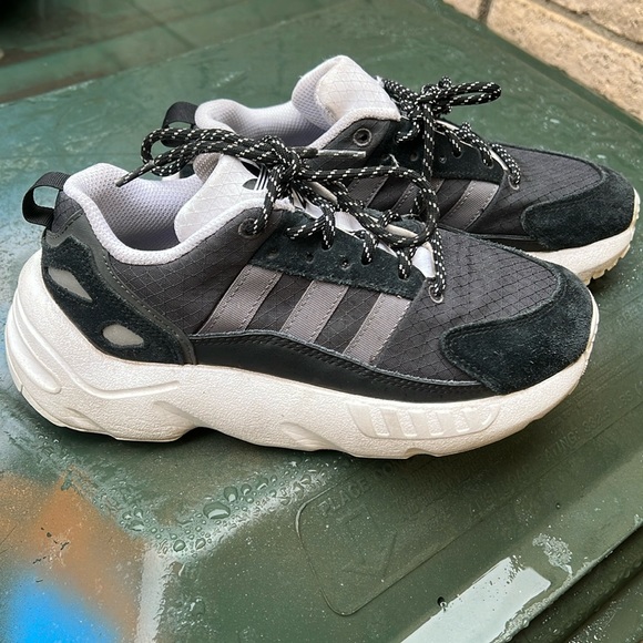 Adidas - Picture 2 of 6